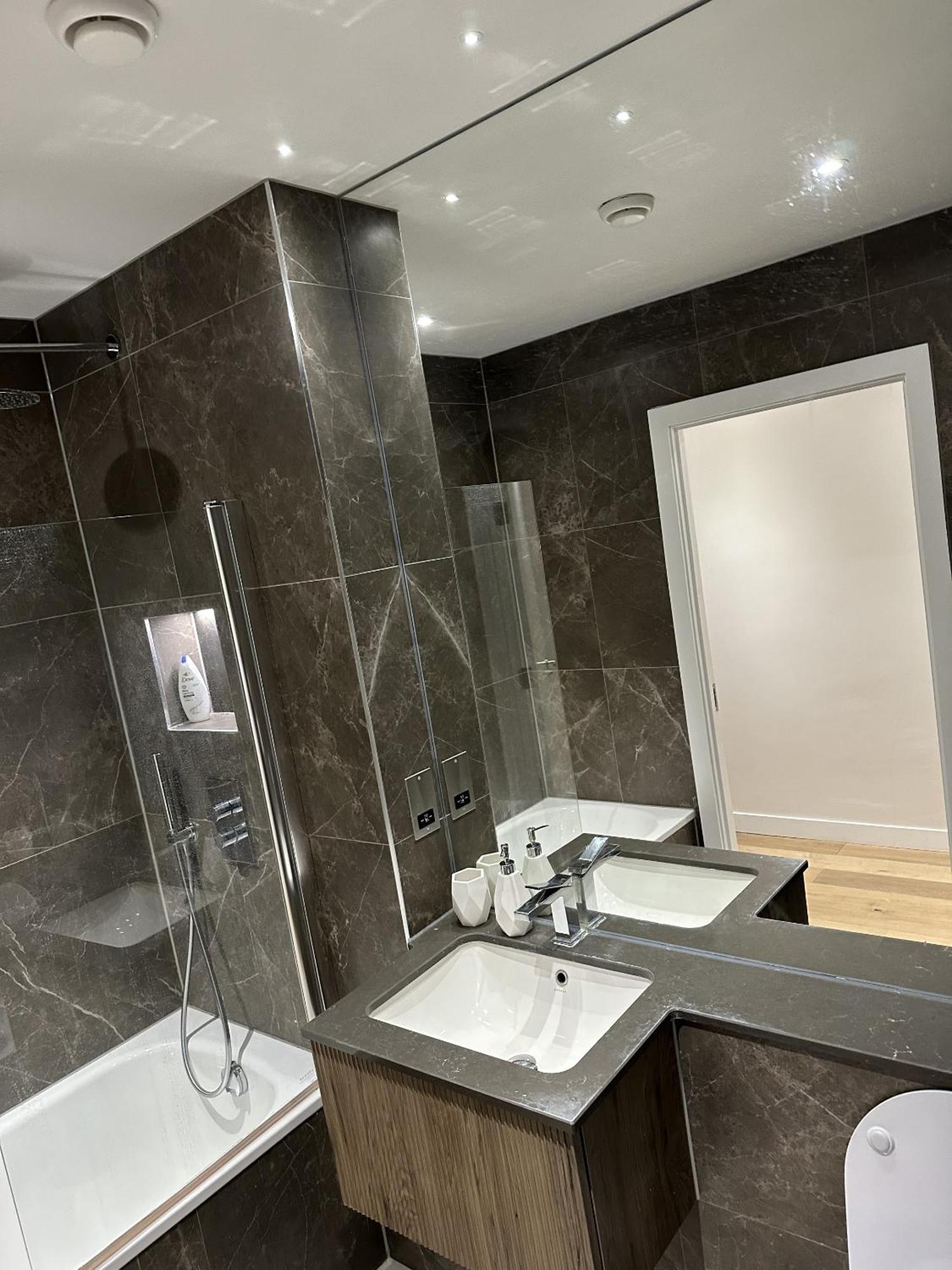 Richardson Deluxe Apartments Лондон Екстериор снимка