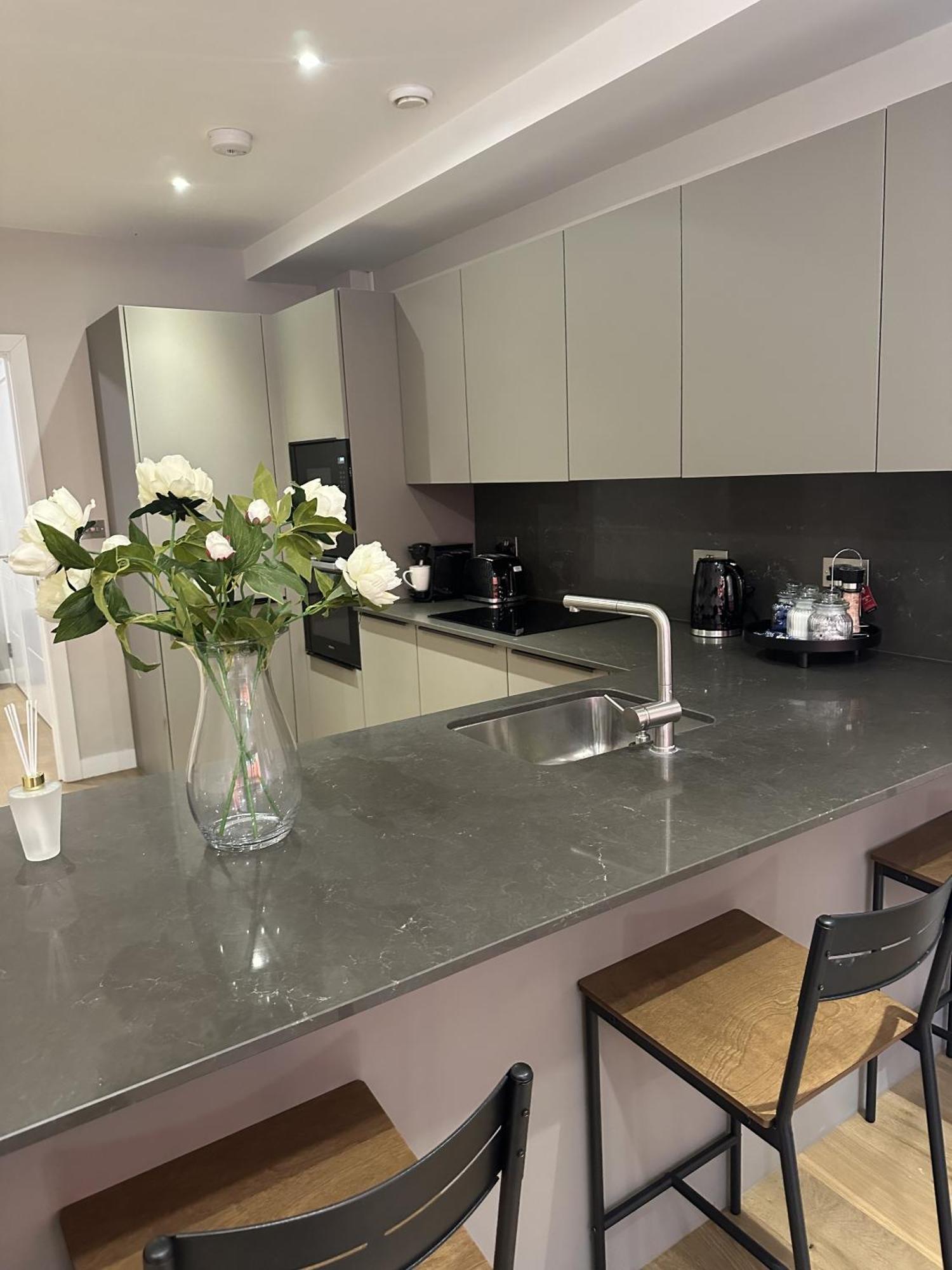 Richardson Deluxe Apartments Лондон Екстериор снимка