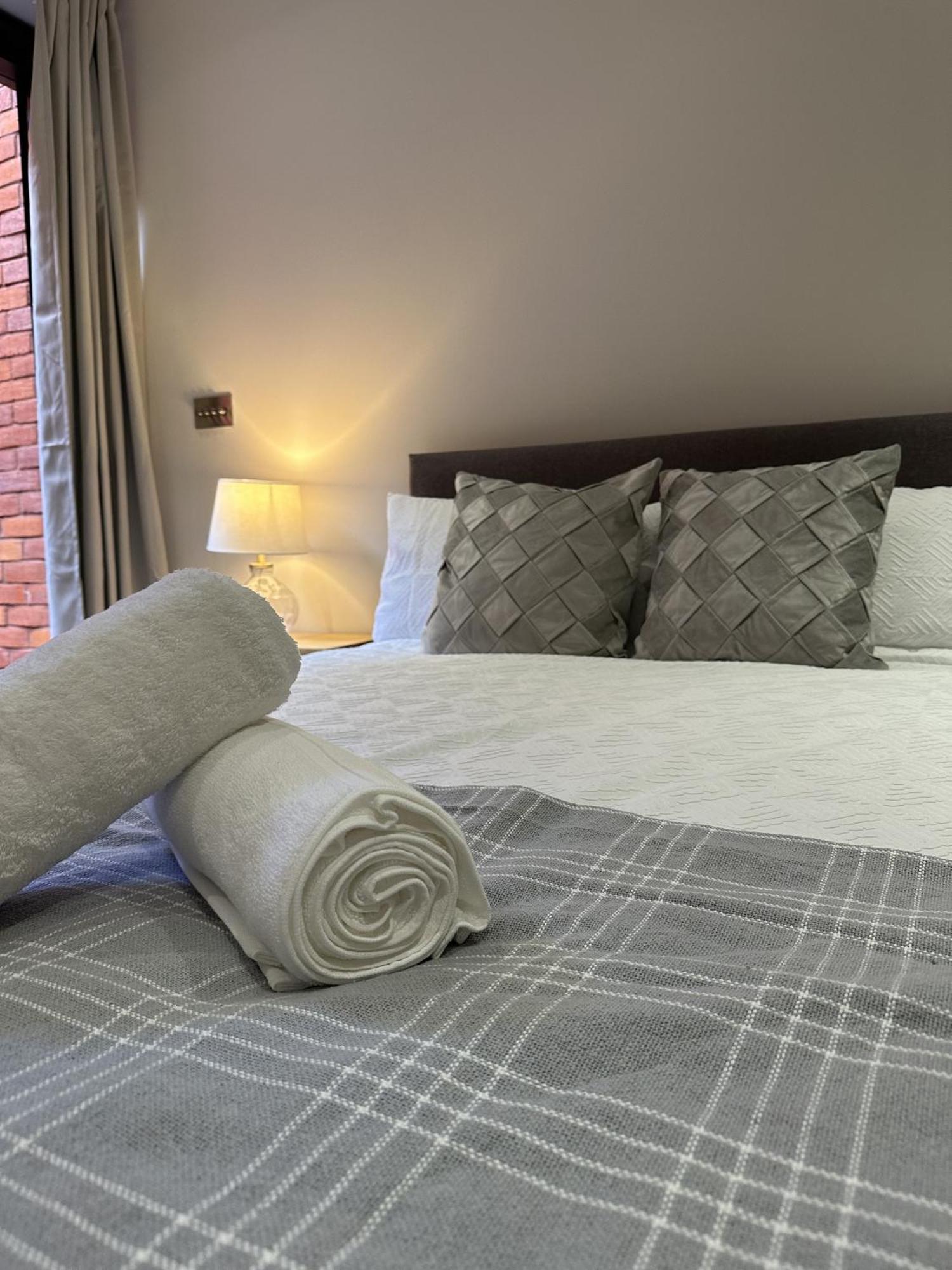 Richardson Deluxe Apartments Лондон Екстериор снимка